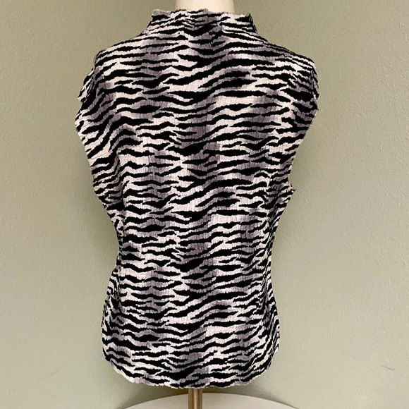 Petite Sophisticate Black & White Zebra Print Shiny Dressy Stretch Blouse Size L - Picture 3 of 7